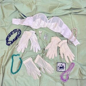 Antique/Vintage 1940s era ladies gloves